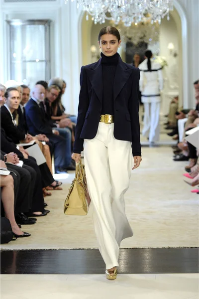 Look 8